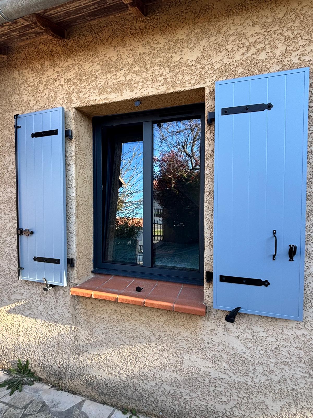 Installation de fenêtres aluminium et volets battants à Toulouse
