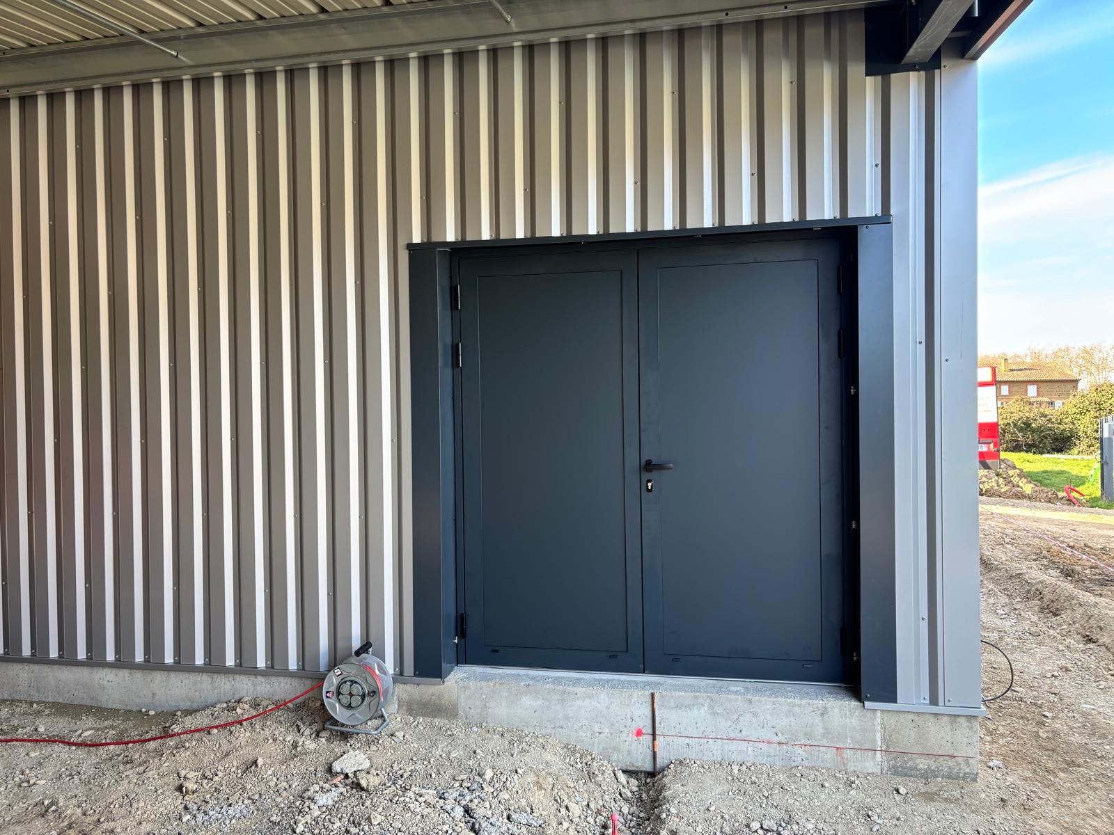 Fermeture complète d'un bâtiment industriel à Toulouse