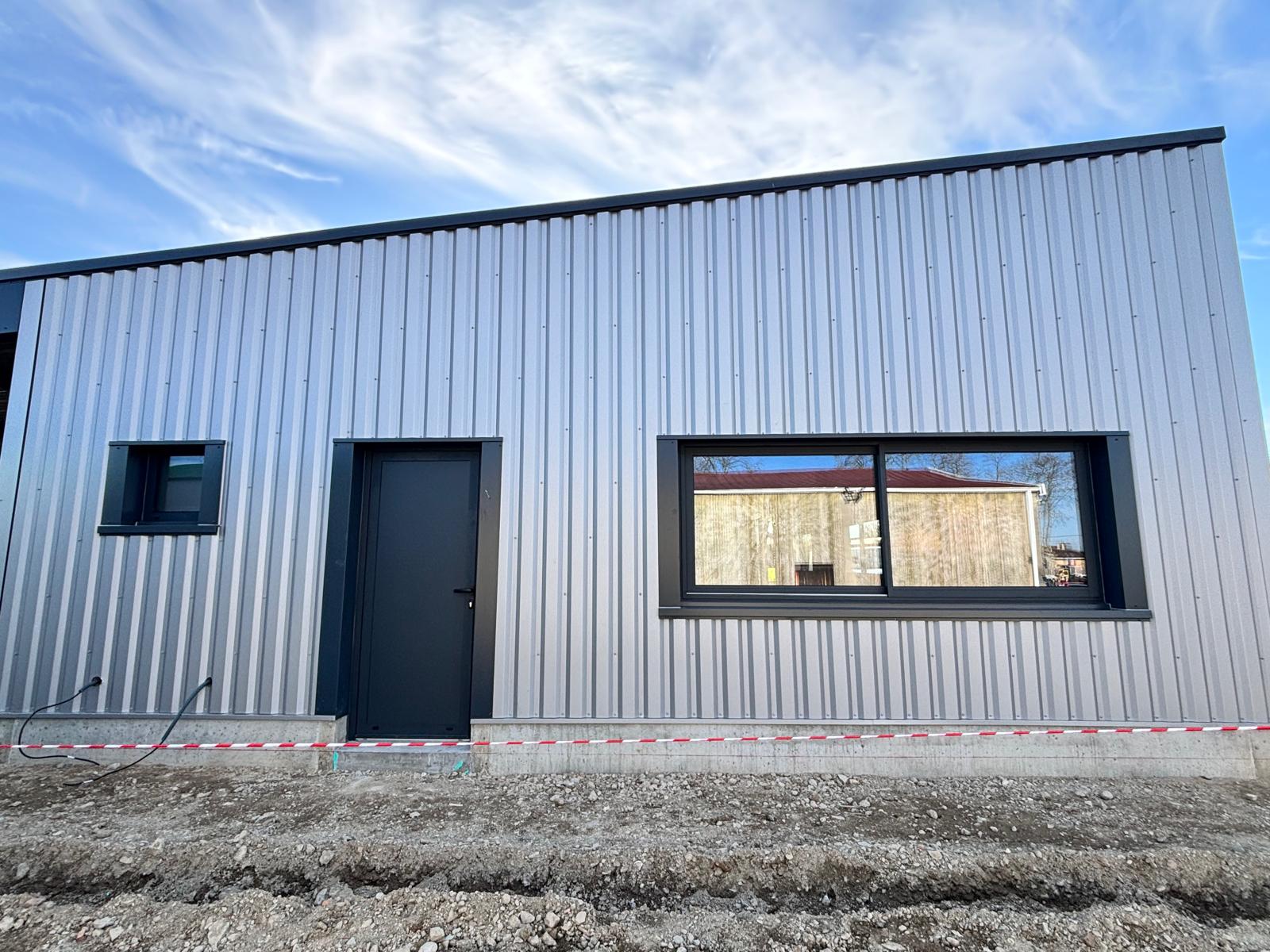 Fermeture complète d'un bâtiment industriel à Toulouse