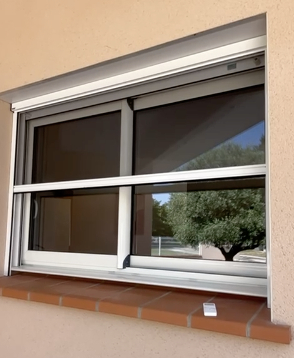 moustiquaire électrique sur fenêtre à Toulouse par Occ'Fermetures